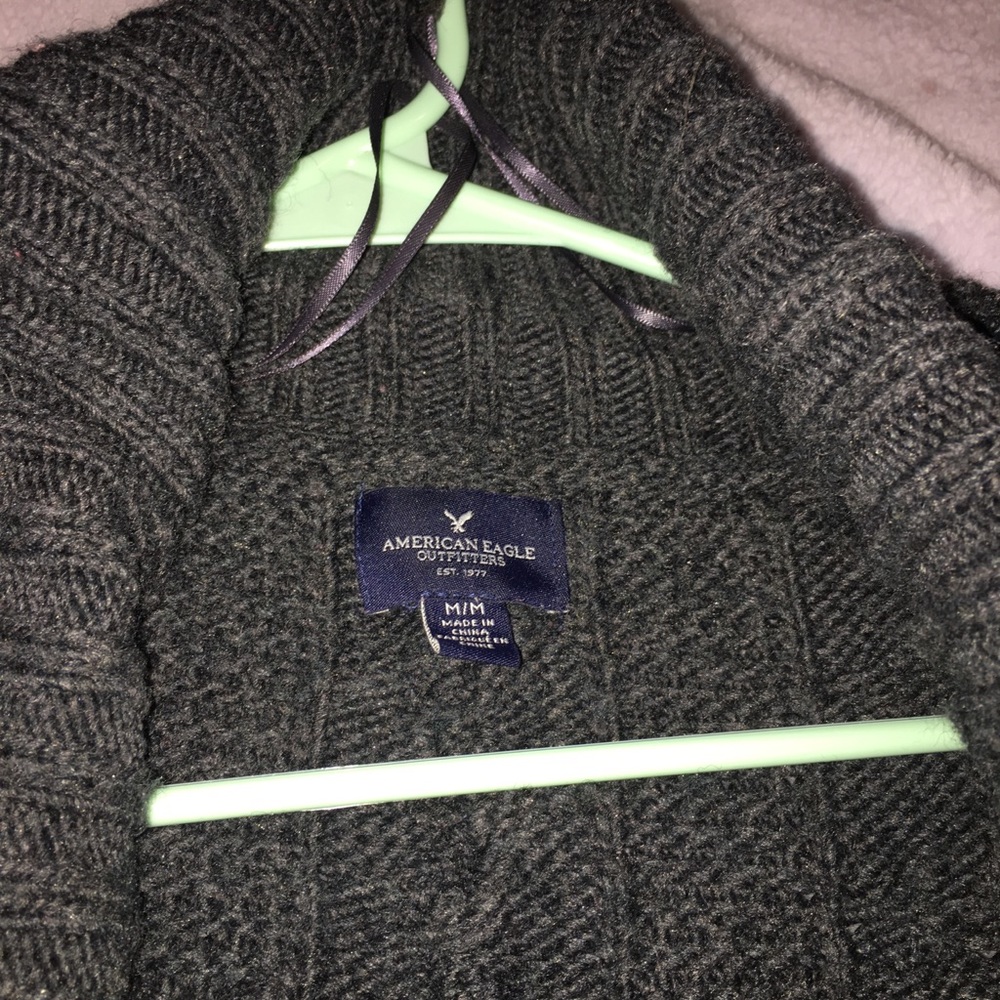 American Eagle sweater